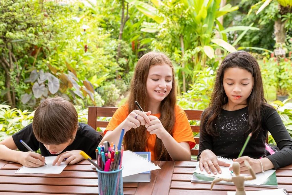 Comment maintenir les connaissances de votre enfant pendant les vacances ?